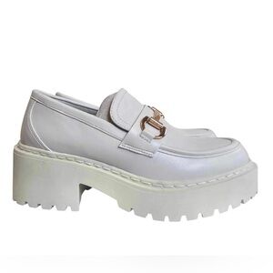 Steve Madden,Women's Approach Loafer in Bone Natural with Gold Hardware. Size:36